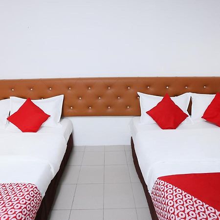 Oyo 89672 Eg Hotel Jj Johor Bahru Exterior foto